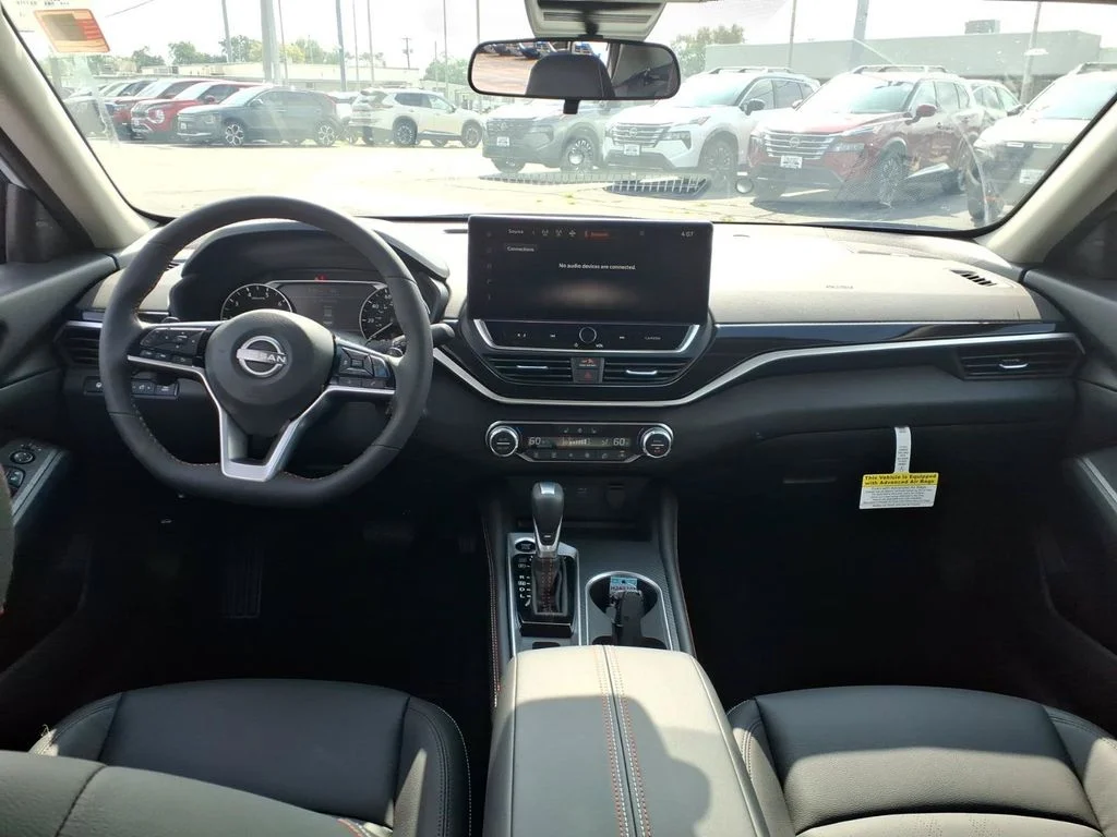 New 2026 Gray Sky Pearl / Super Black Two-tone Nissan SR image 7