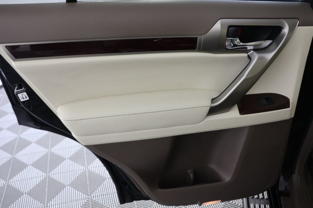 Used 2019 Onyx Black Lexus 460 image 26