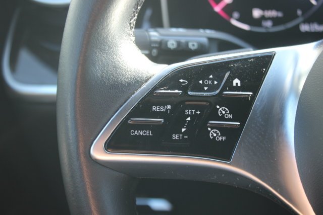 Used 2025 White Mercedes-Benz GLC 300 image 14