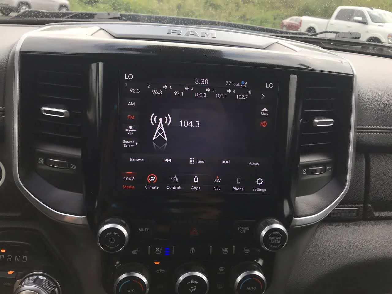 Used 2020 Diamond Black Crystal Pearlcoat Ram Laramie image 21