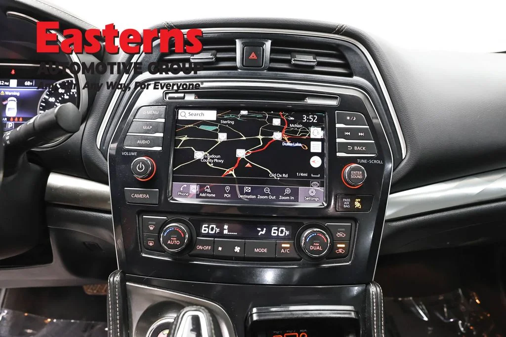 Used 2023 Gray Nissan SV image 12