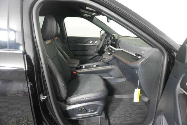 New 2026 Agate Black Metallic Ford Tremor® image 33
