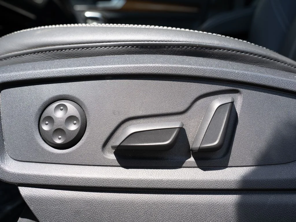 Used 2024 White Audi  image 20