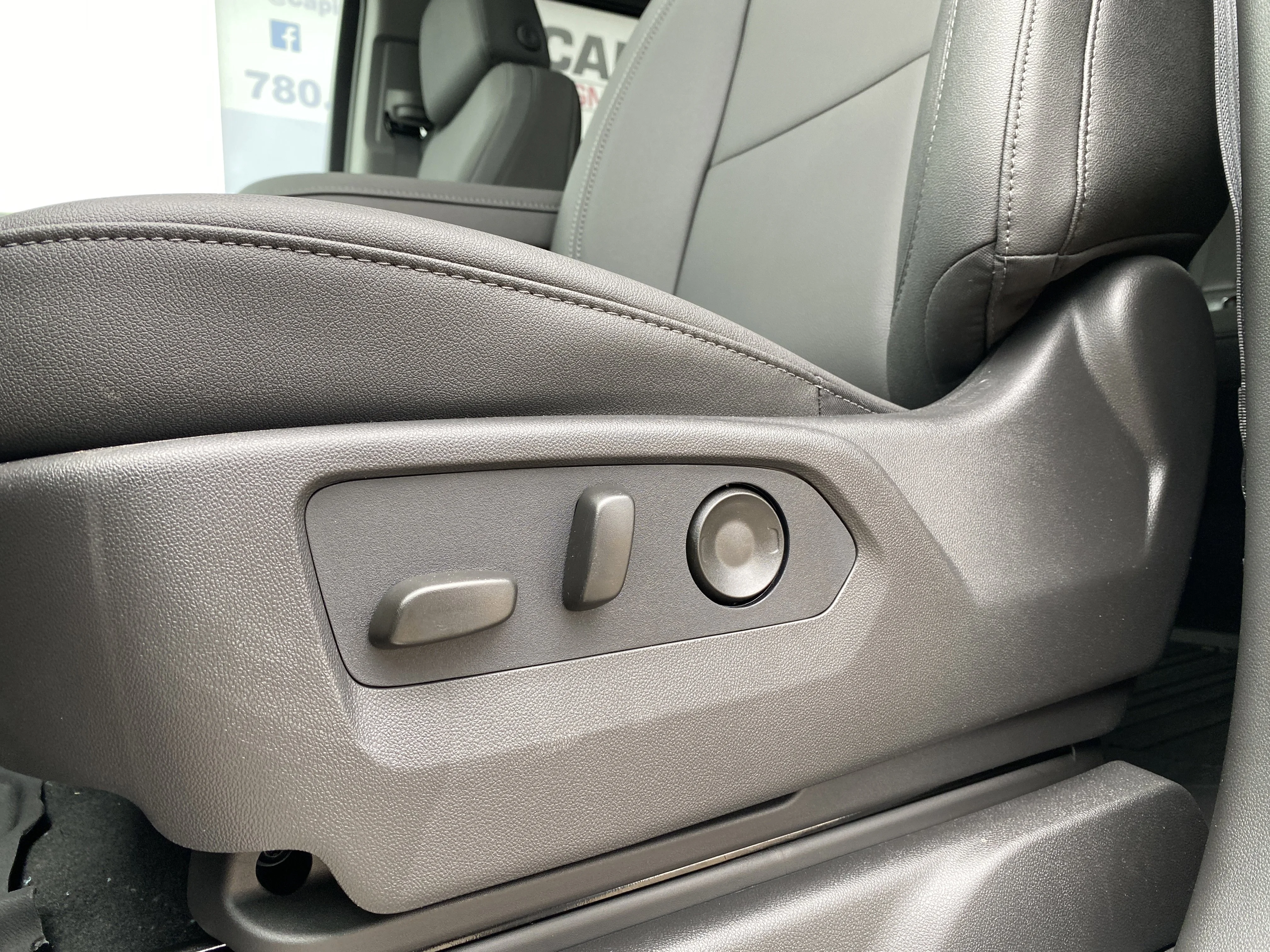 New 2026 ONYX BLACK GMC Elevation image 28