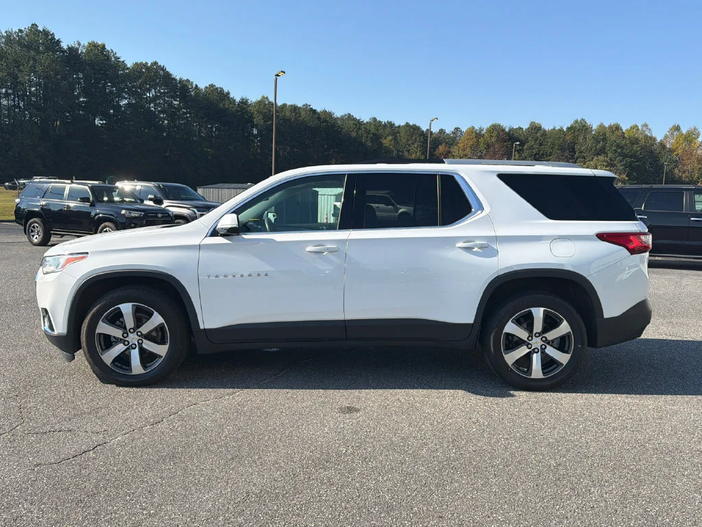 Used 2018 White Chevrolet 3LT image 4