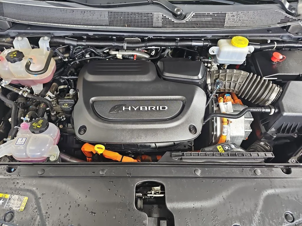 2023 Chrysler Pacifica Hybrid Touring L - Photo 36