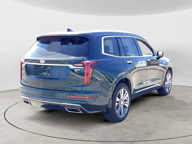 Used 2025 Emerald Cadillac Premium Luxury image 5