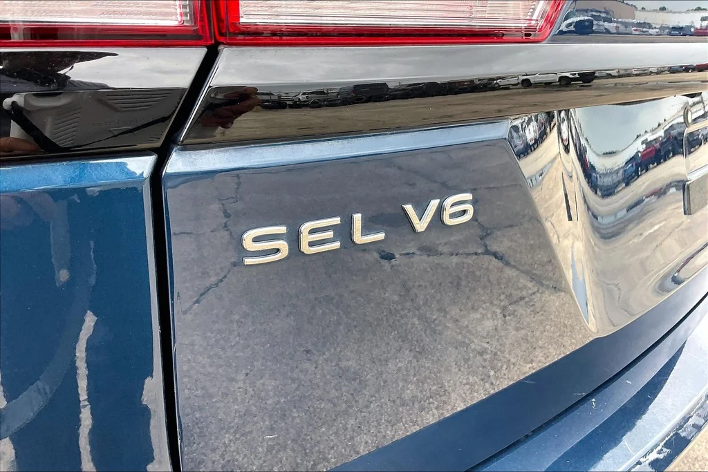 Certified Used 2023  Volkswagen 3.6L V6 SEL R-Line image 36