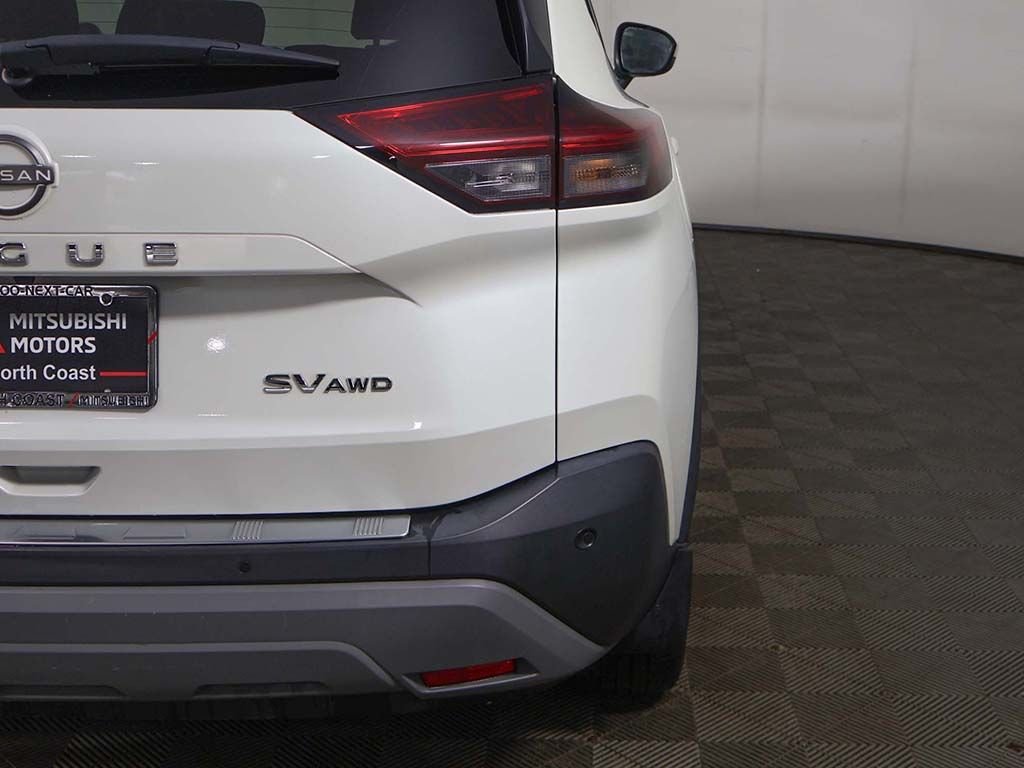 Used 2023 White Nissan SV image 17