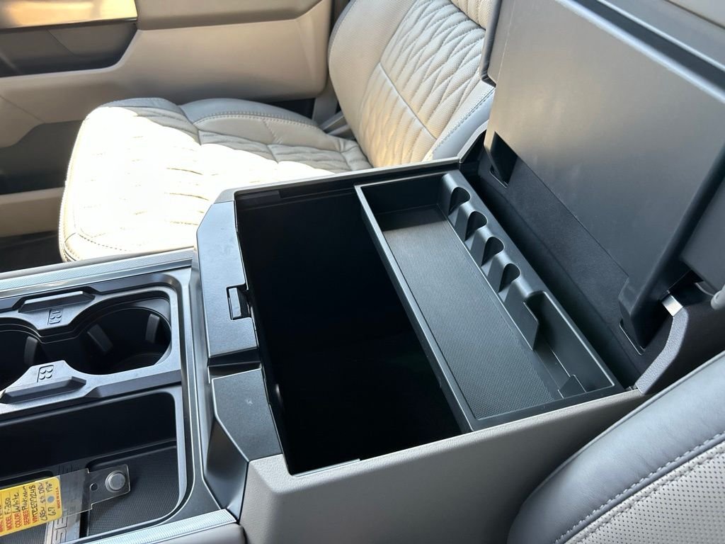 New 2026 Star White Metallic Tri-Coat Ford Platinum image 35