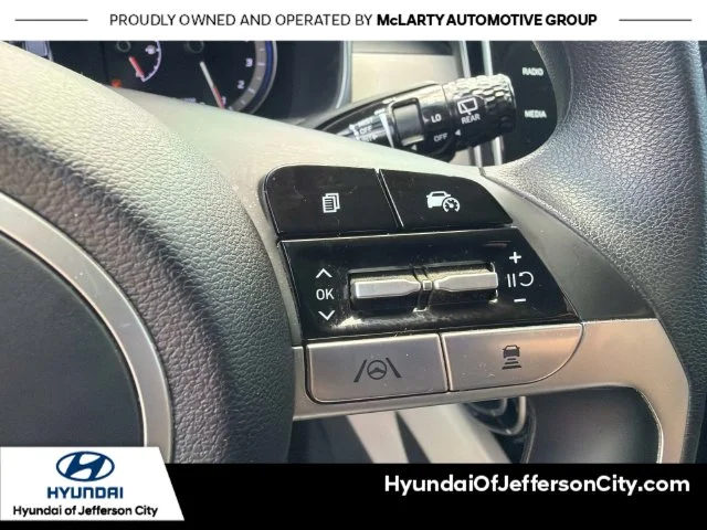 Used 2023 Black Hyundai SEL image 27