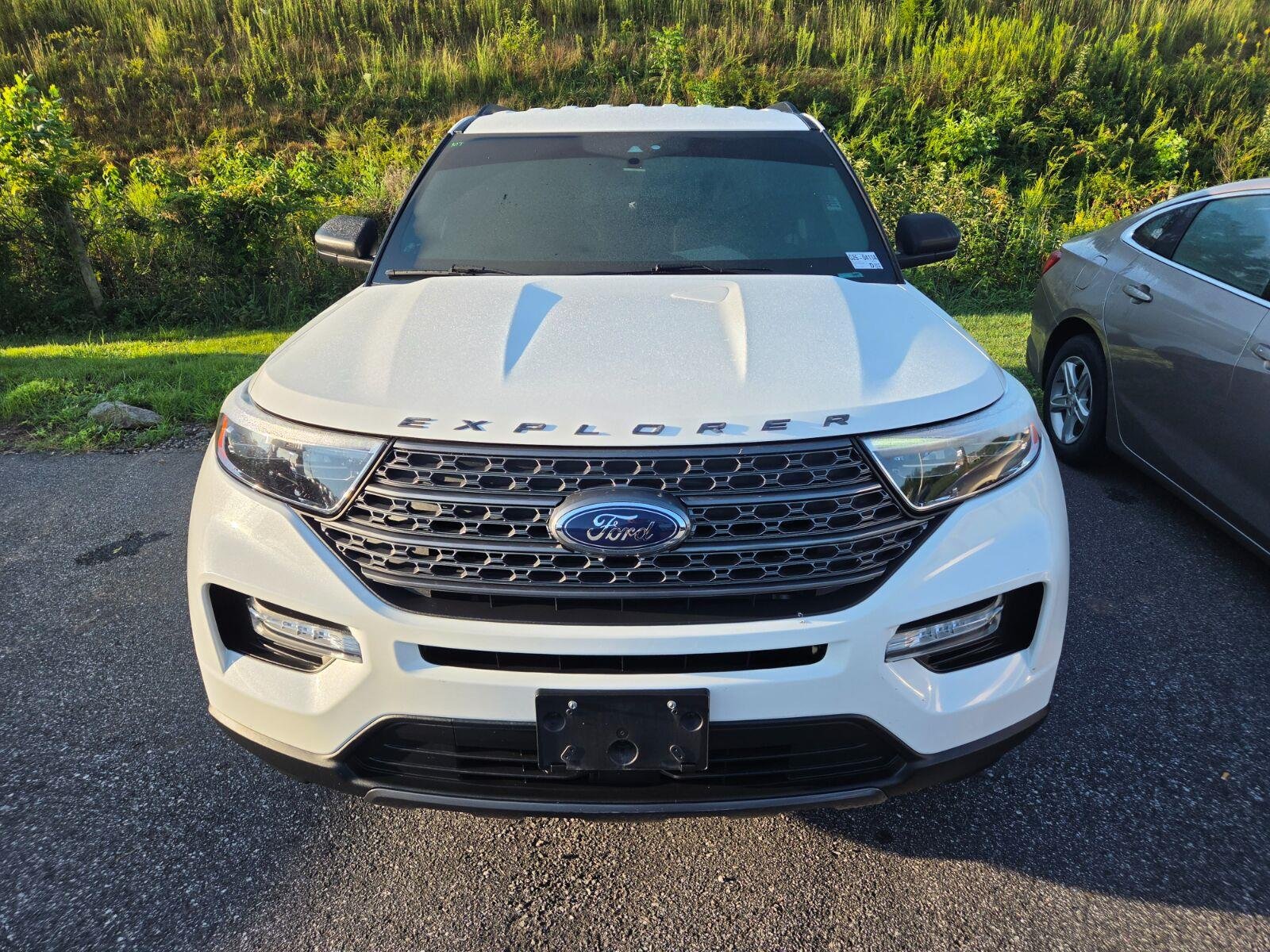 Used 2021 White Ford XLT image 2
