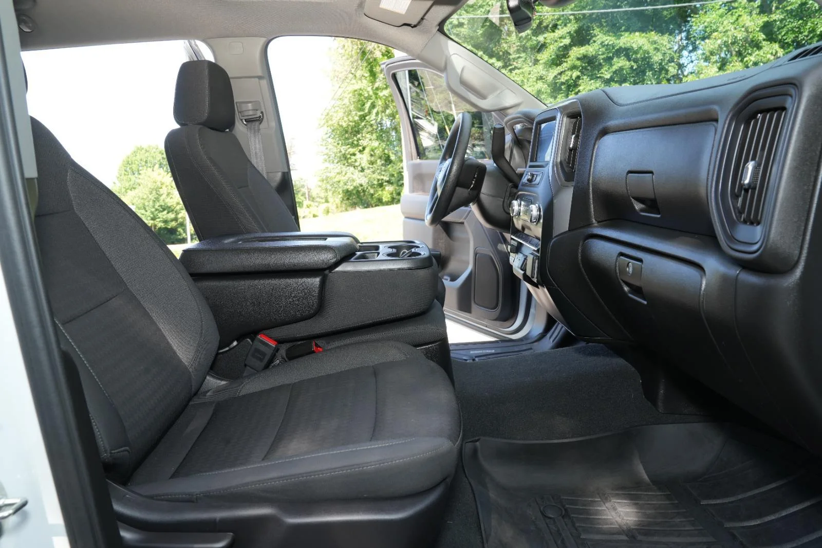 Used 2024 Summit White GMC Pro image 31