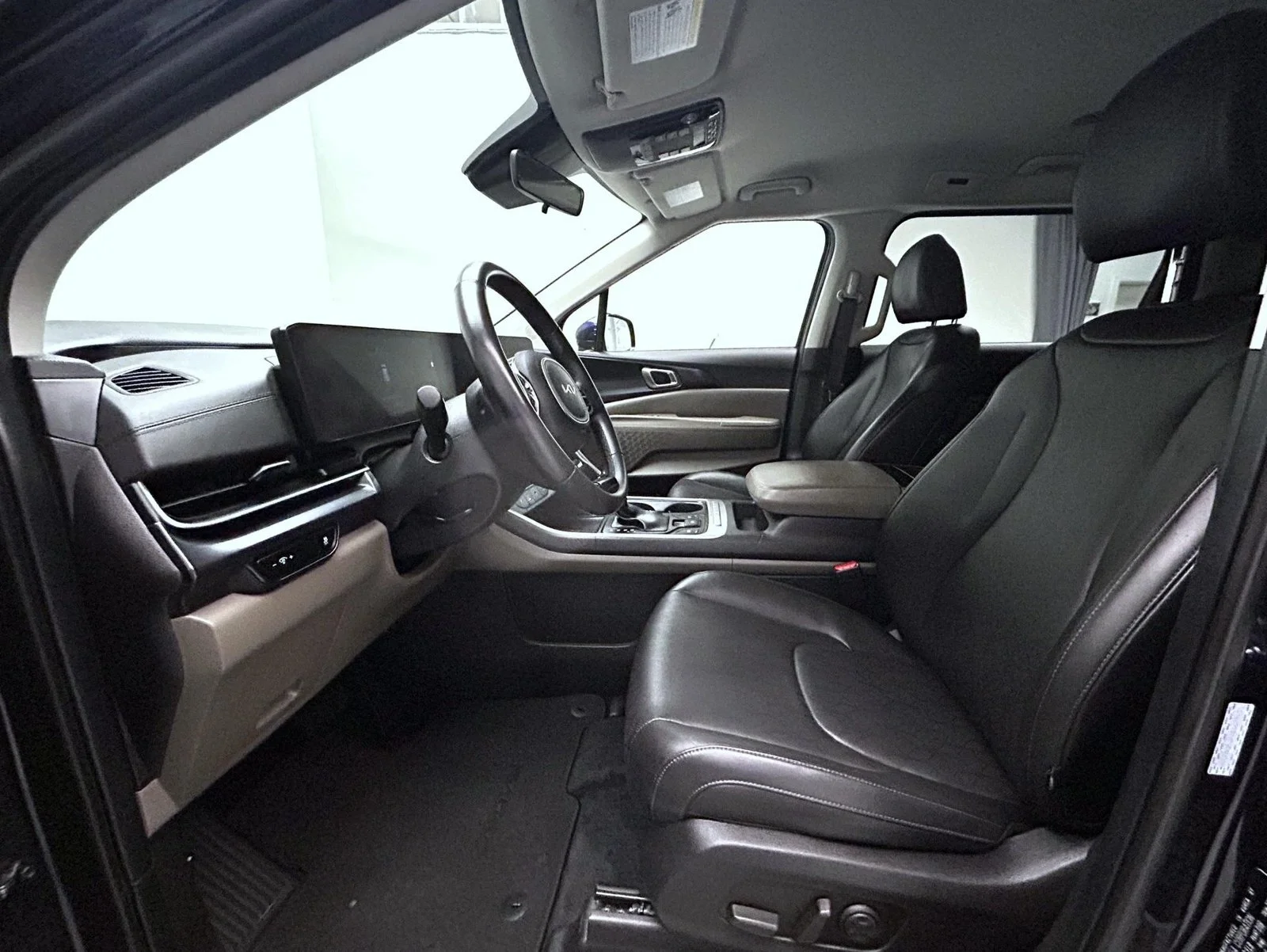 Used 2025 Blue Kia LXS image 10