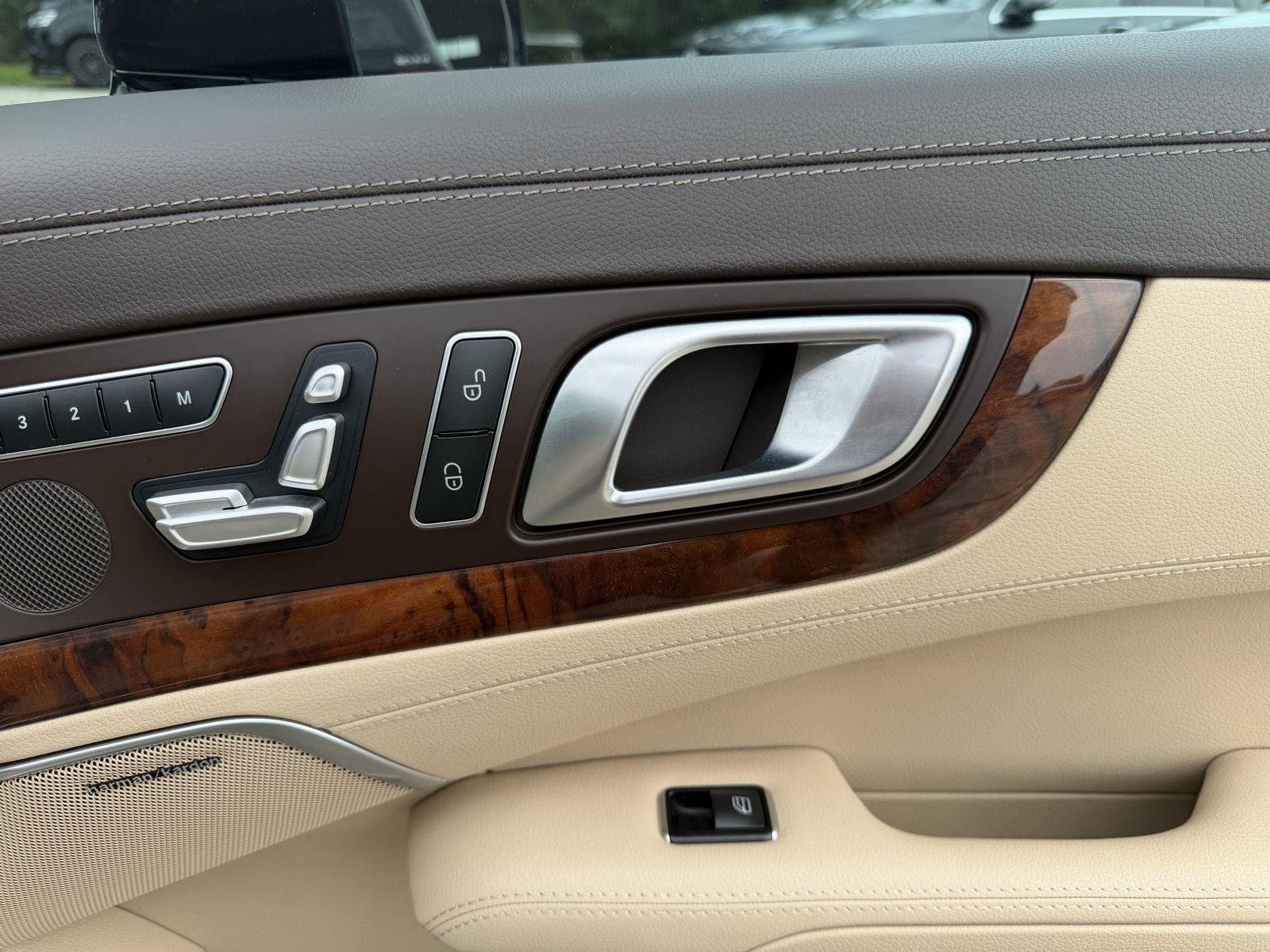 Used 2016 Obsidian Black Metallic Mercedes-Benz SL 400 image 24