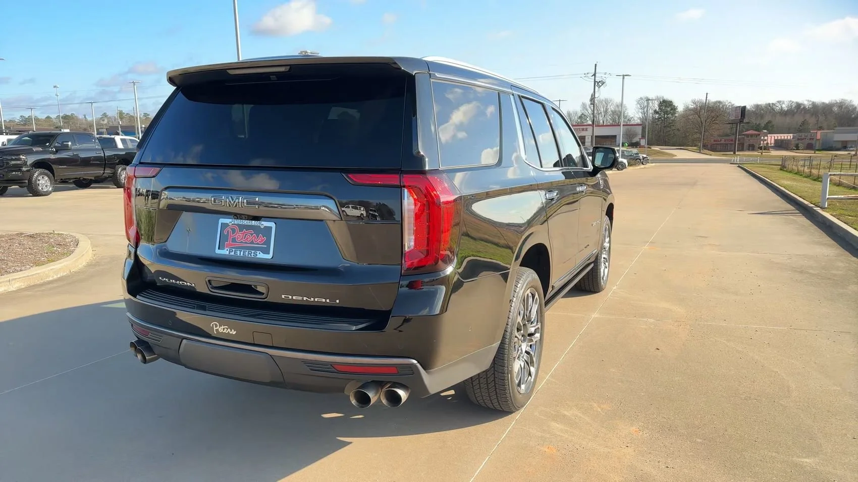 Used 2023 Onyx Black GMC Denali Ultimate image 8