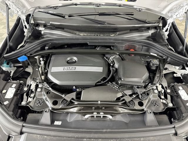 New 2026 White Metallic BMW xDrive28i image 30