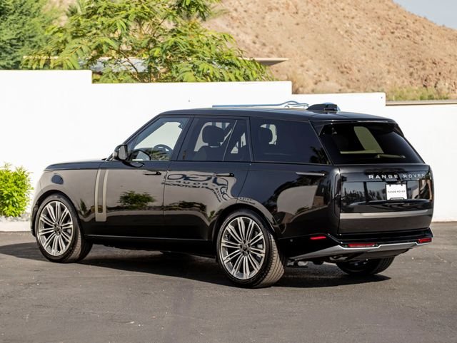 New 2026 Santorini Black Land Rover SE image 9