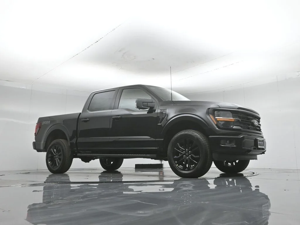 New 2026 Agate Black Metallic Ford XLT image 3