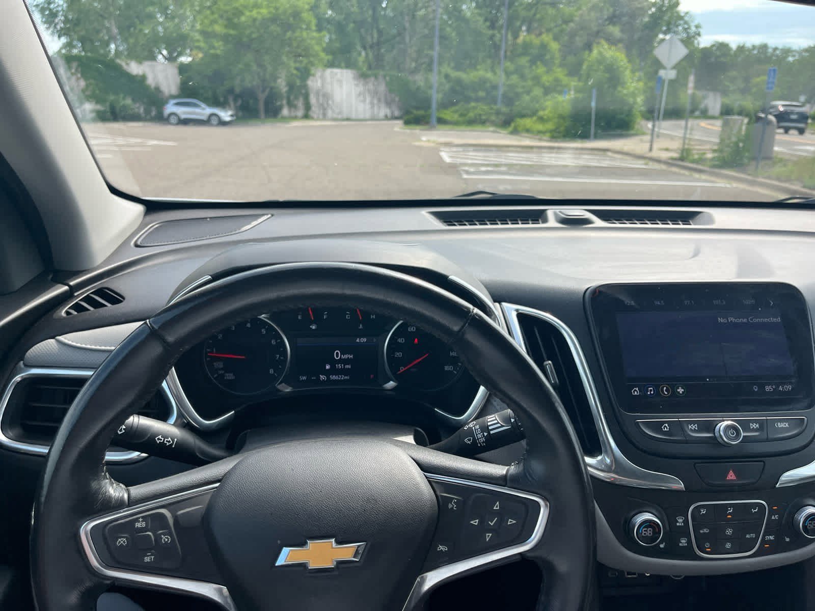 Used 2019 Iridescent Pearl Tricoat Chevrolet Premier image 11