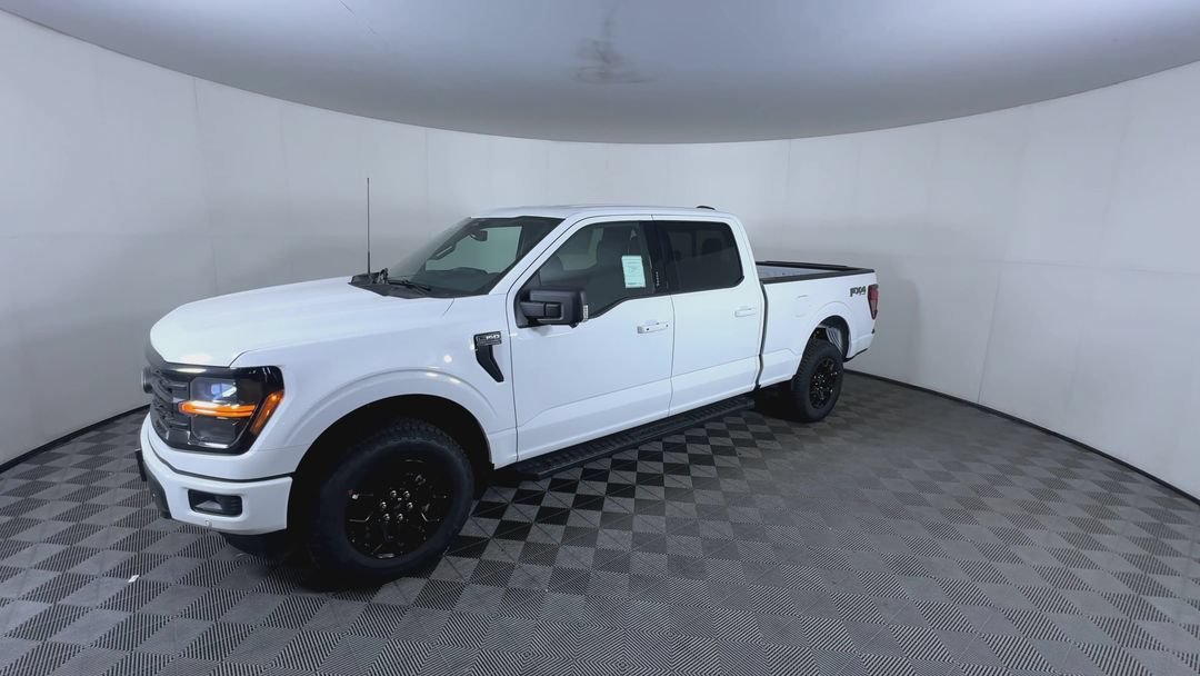 New 2026 Oxford White Ford XLT image 4