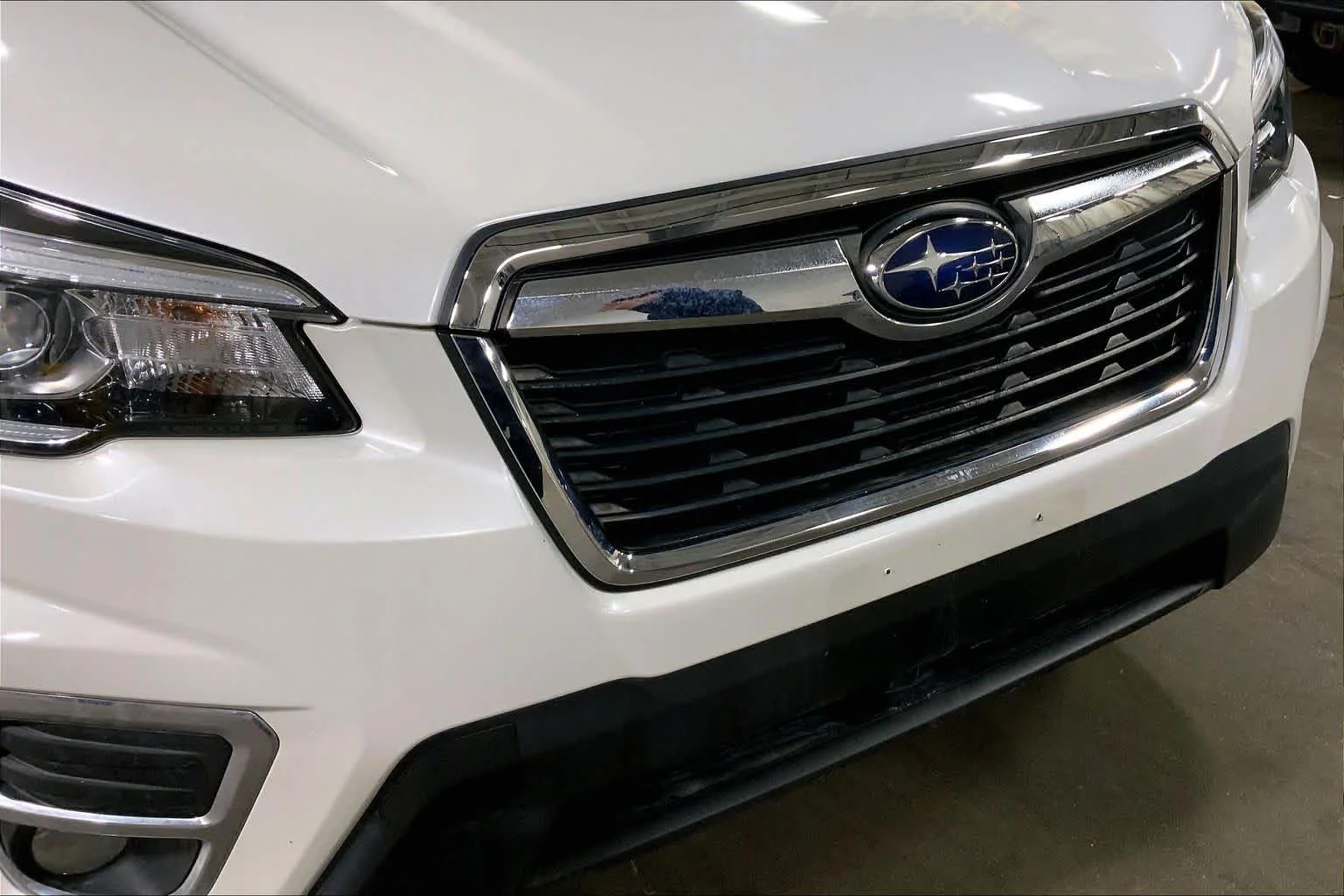Used 2019 Crystal White Pearl Subaru Limited image 58