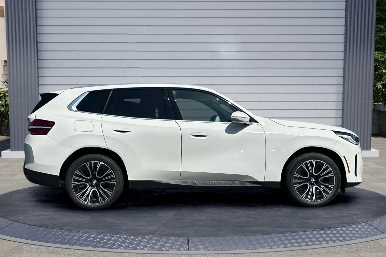 New 2026 Alpine White BMW 30 xDrive image 3