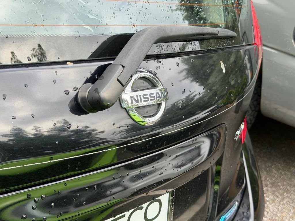 Used 2014 Black Nissan SV image 11