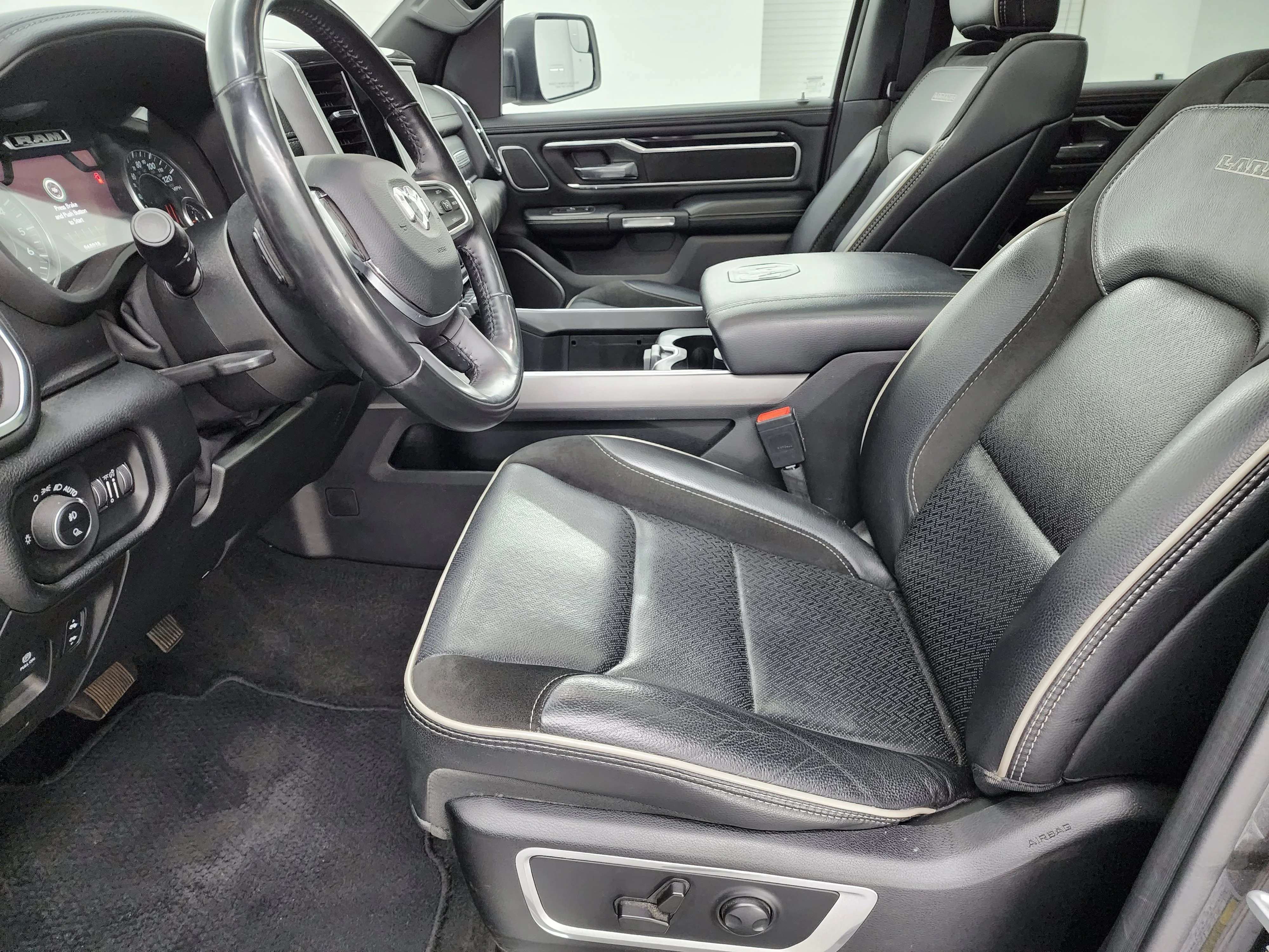 Used 2022 Granite Crystal Metallic Clearcoat Ram Laramie image 8