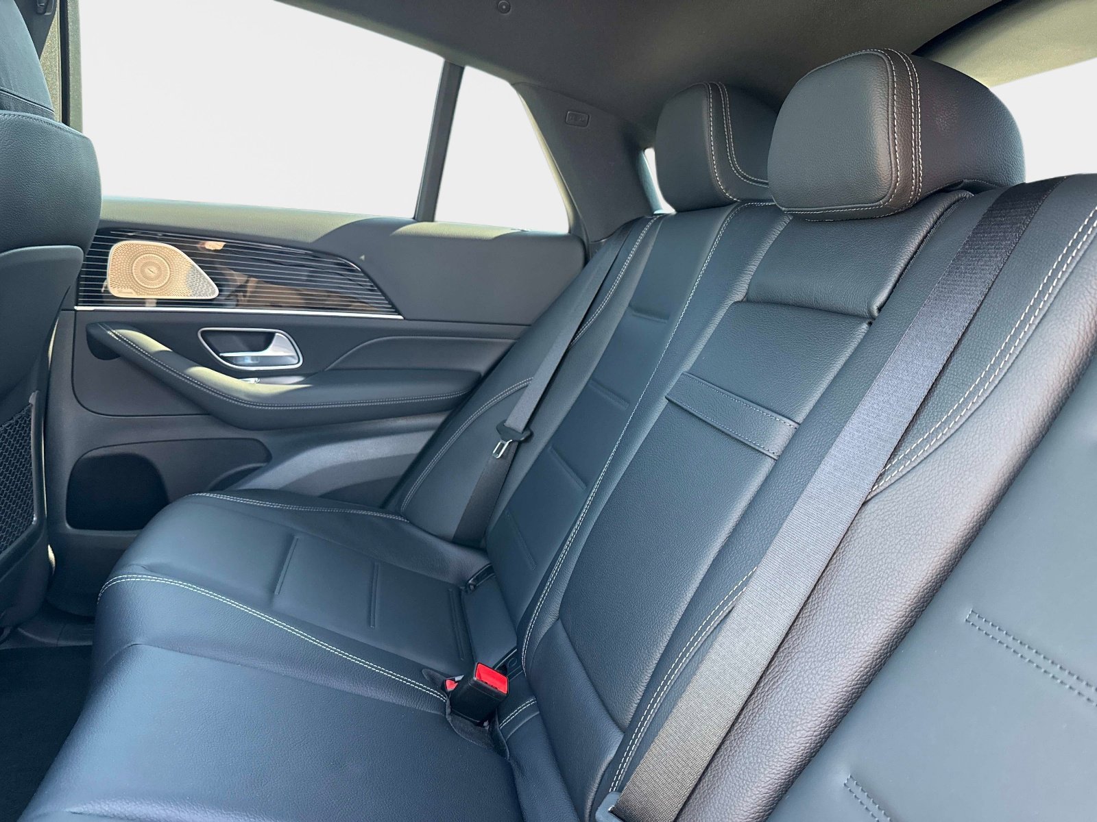 New 2026 Polar White Mercedes-Benz 450 4MATIC® Coupe image 13