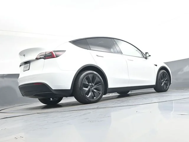 Used 2025  Tesla Long Range image 30