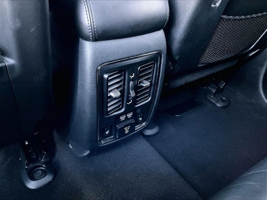Used 2020 White Jeep Limited image 34