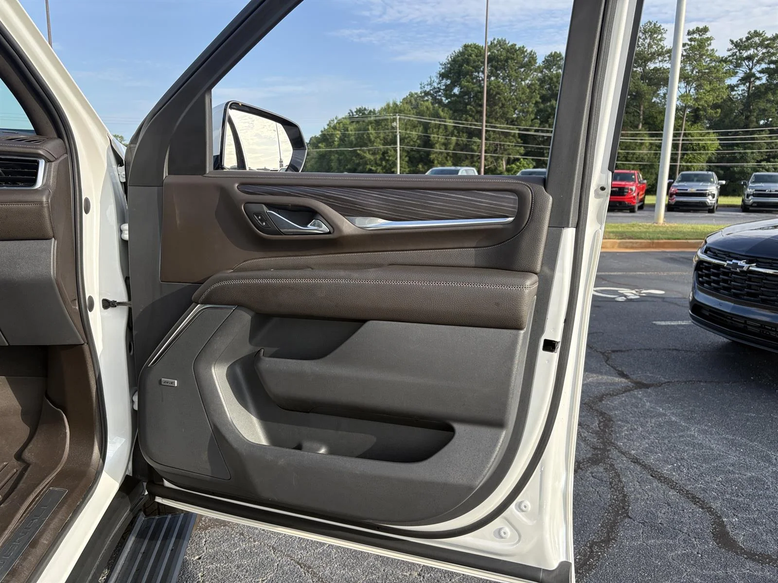 Used 2021 WHITE FROST TRICOAT GMC Denali image 25