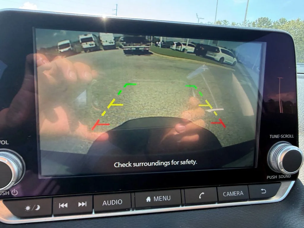 Used 2025 Gray Nissan SR image 13