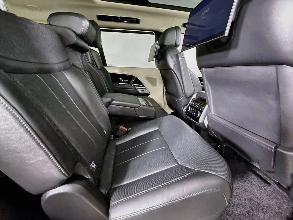 Used 2023 Blue Land Rover Autobiography image 29