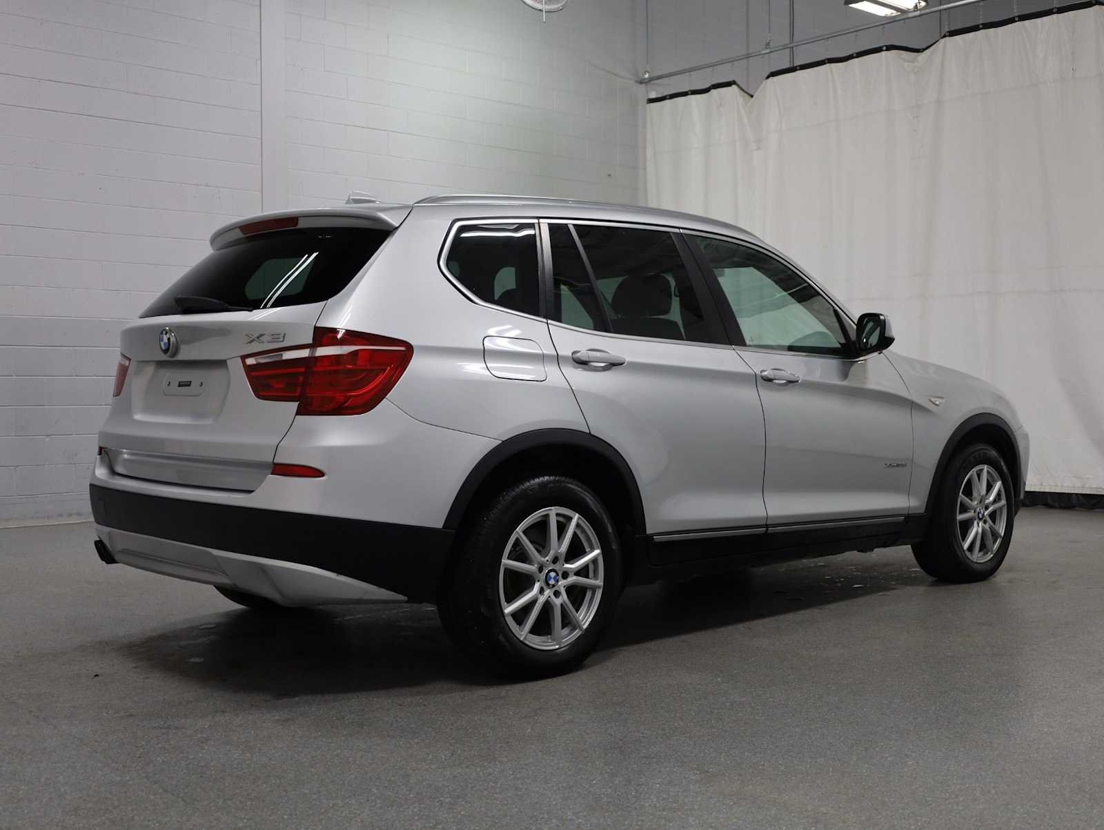Used 2014 Silver BMW xDrive35i image 9