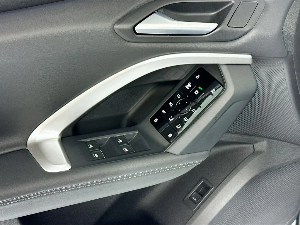 New 2026  Audi Premium Plus image 24
