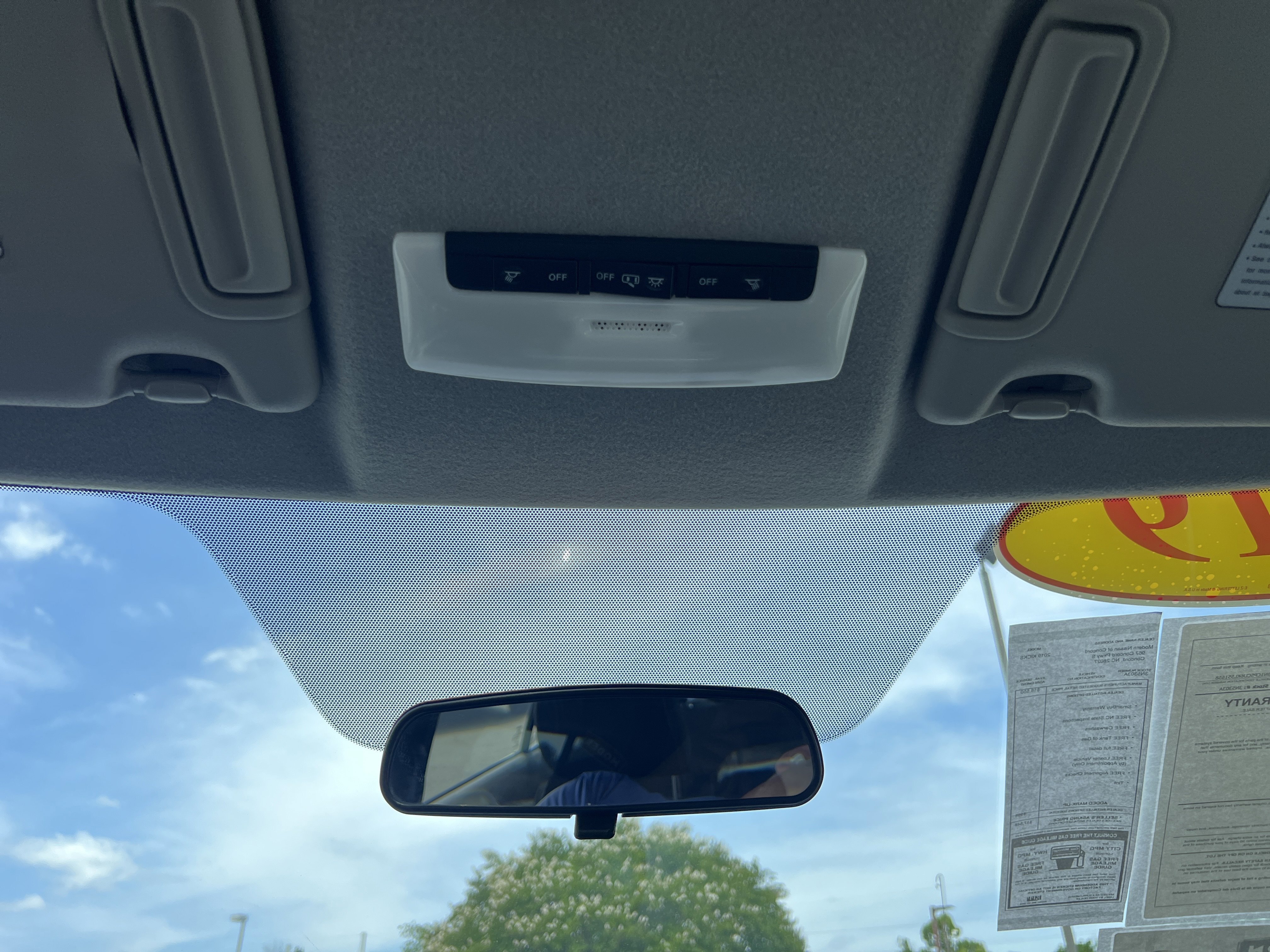 Used 2019 Gun Metallic Nissan SR image 26