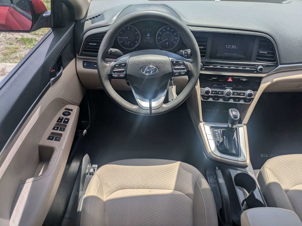 Used 2020 Red Hyundai SE image 14