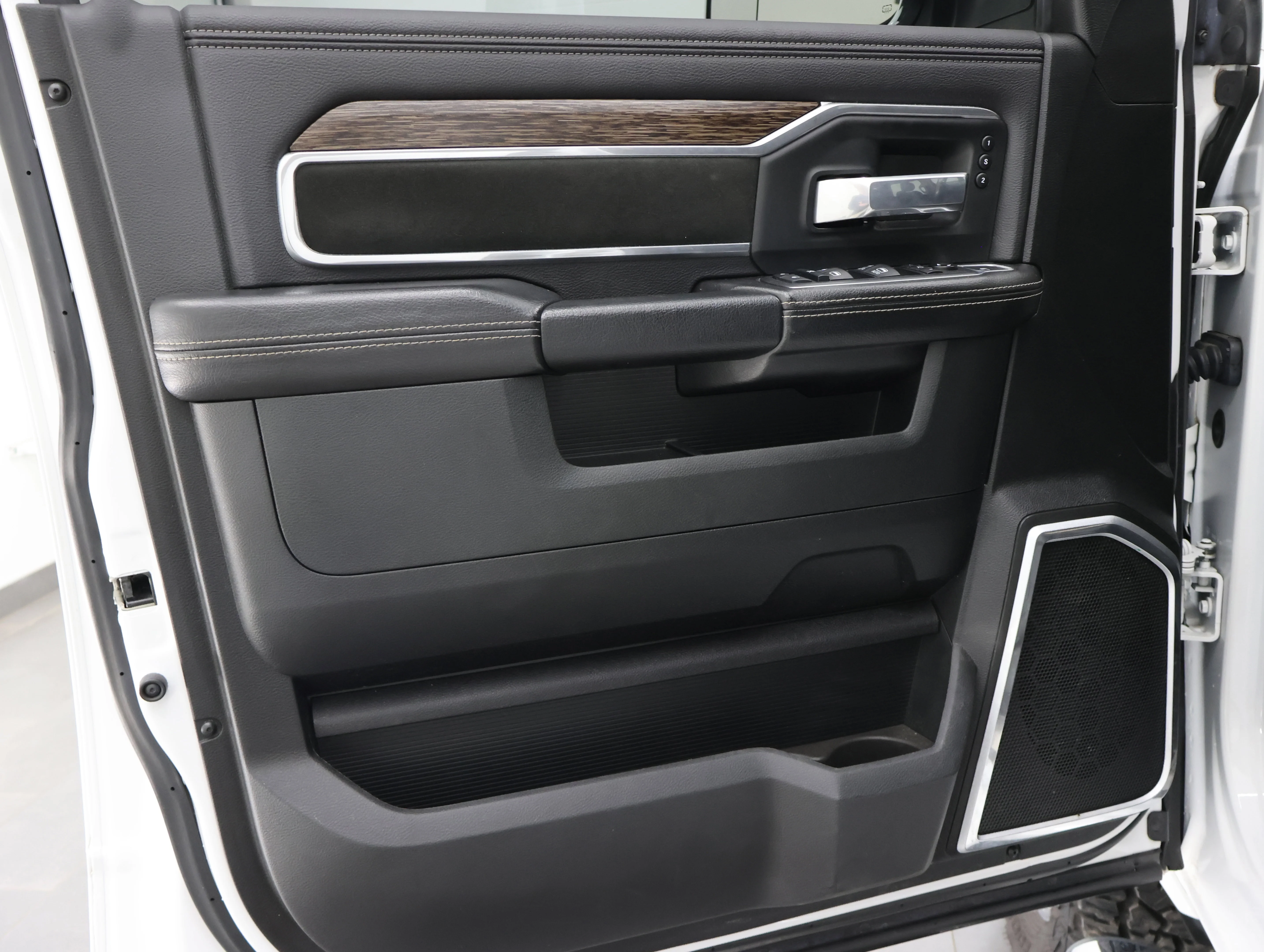 Used 2020 Bright White Clearcoat Ram Laramie image 40