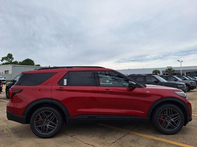 New 2026 Rapid Red Metallic Tinted Clearcoat Ford ST-Line image 6