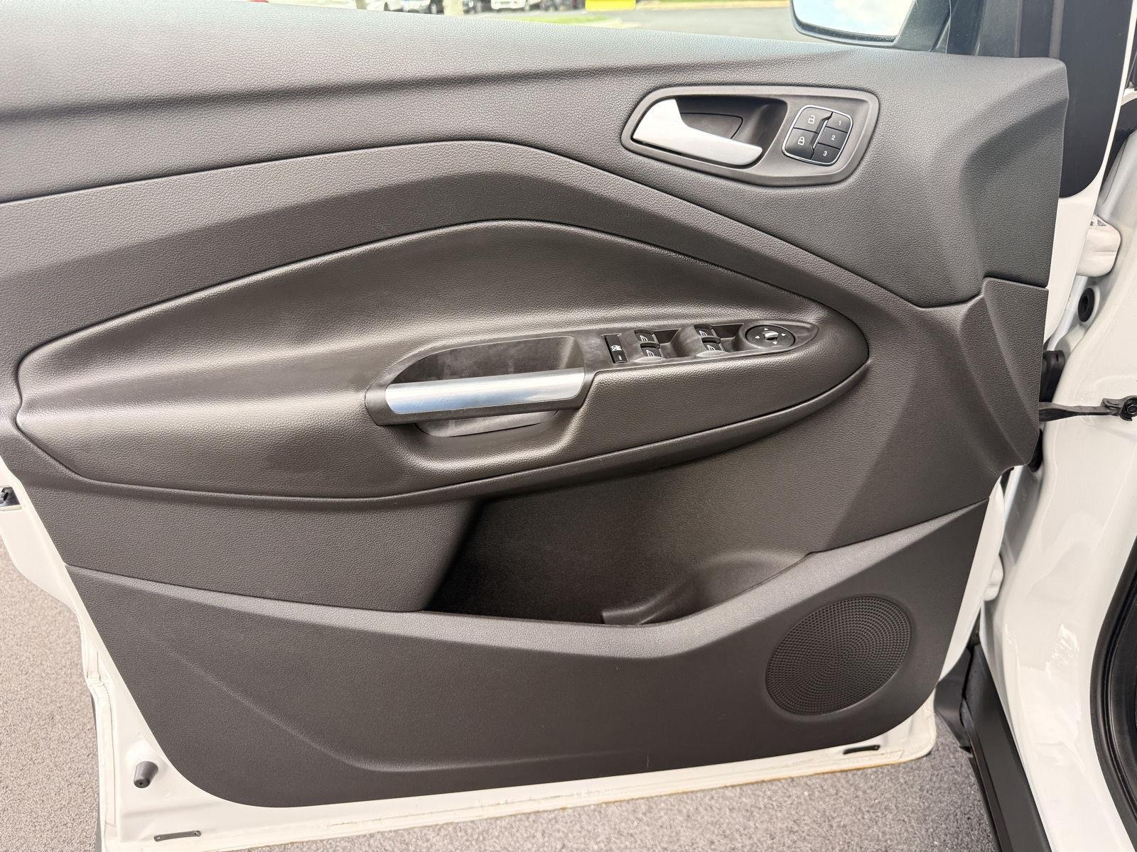 Used 2016 White Platinum Metallic Tri-Coat Ford Titanium image 12