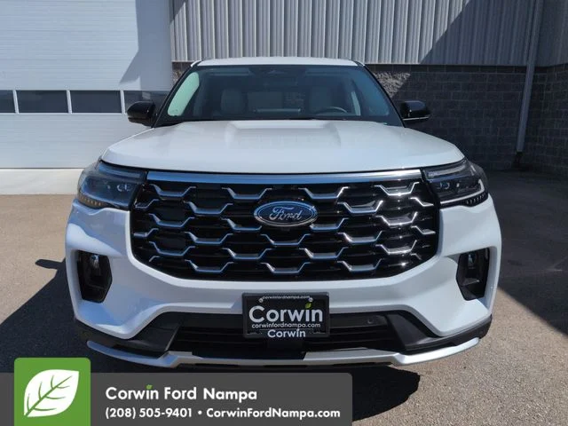 New 2026 Star White Metallic Tri-Coat Ford Platinum image 8