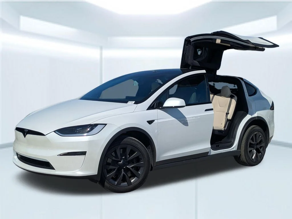 2024 Tesla Model X Long Range's photo