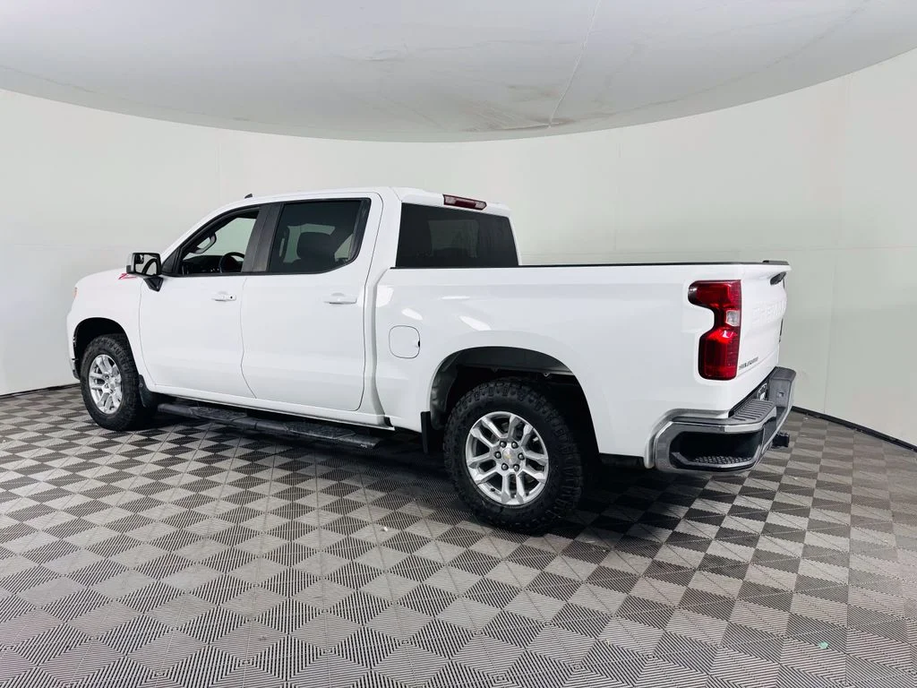 Used 2023 White Chevrolet LT image 20