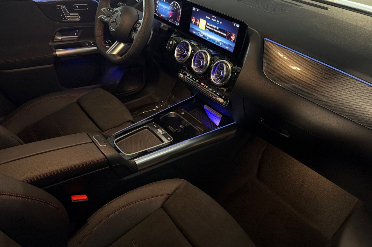 New 2026 Polar White Mercedes-Benz GLA 250 SUV image 15