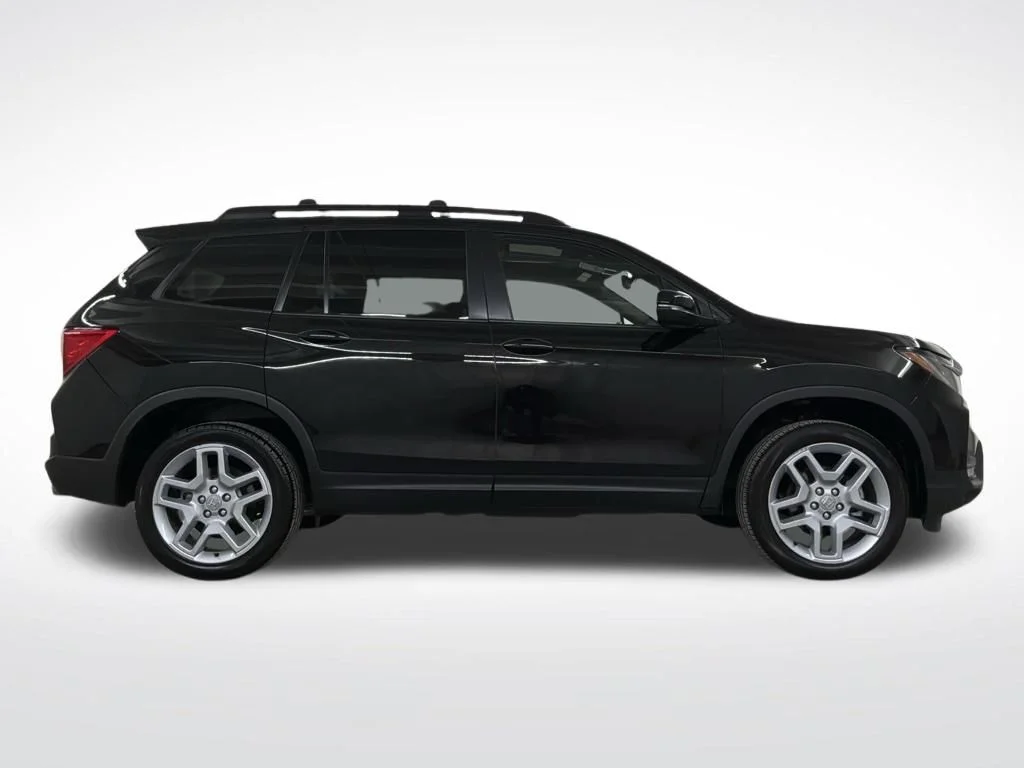 Certified Used 2025 Crystal Black Pearl Honda AWD EX-L image 32