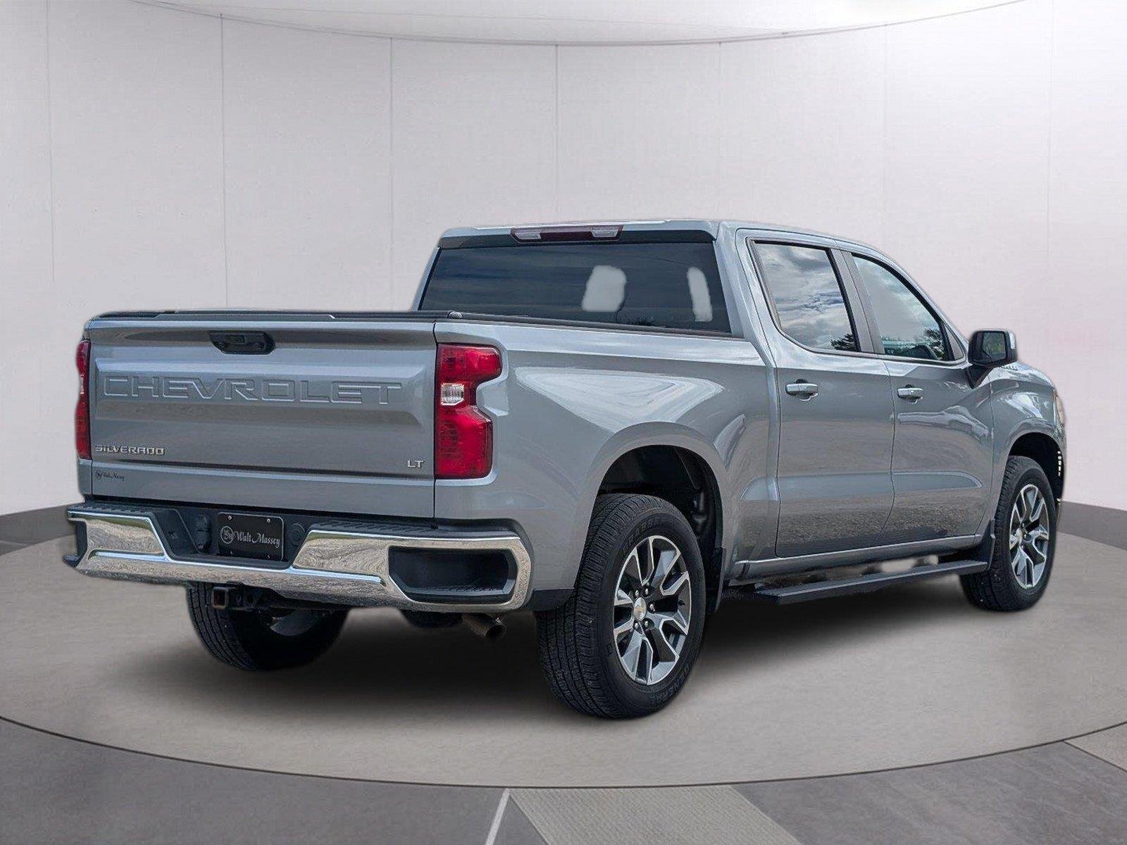 Used 2023 STERLING GRAY METALLIC Chevrolet LT image 8