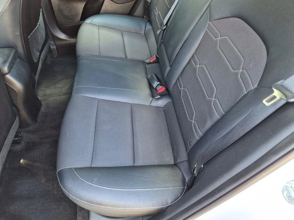 Used 2023 White Kia GT-Line image 22