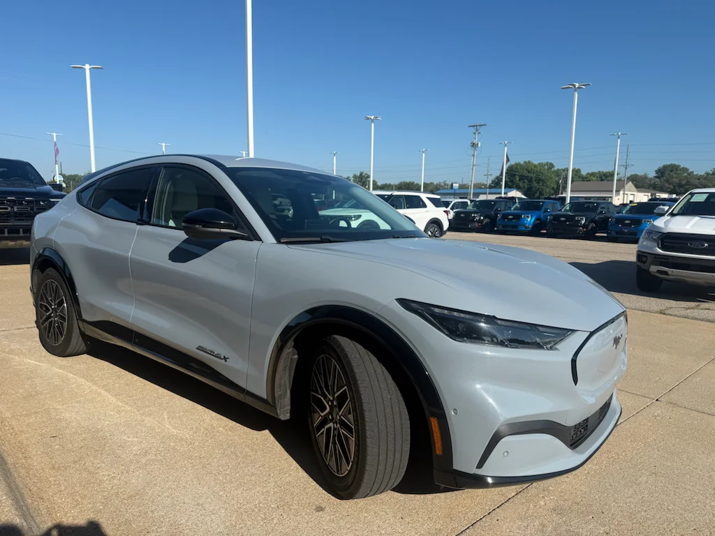 Used 2024 Glacier Gray Metallic TriCoat Ford Premium image 7